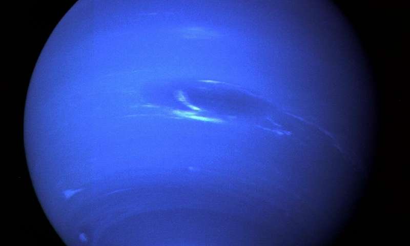 Una vista de la Gran Mancha Oscura en Neptuno