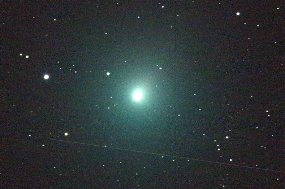 Cometa 46P Wirtanen visto a través de un telescopio